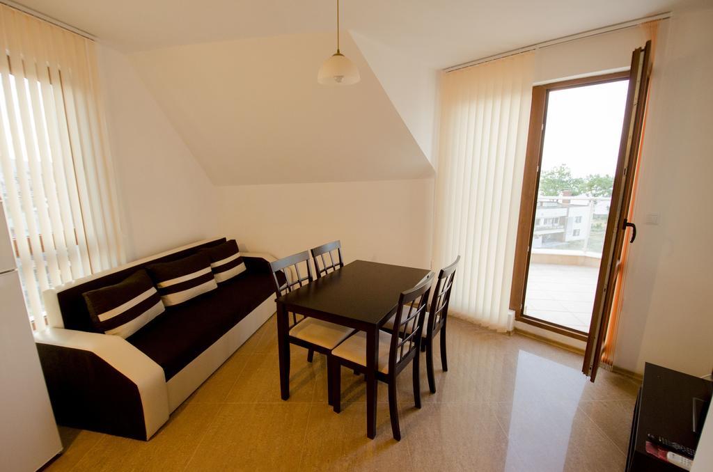 אקהטופול Sunrise Apartments מראה חיצוני תמונה