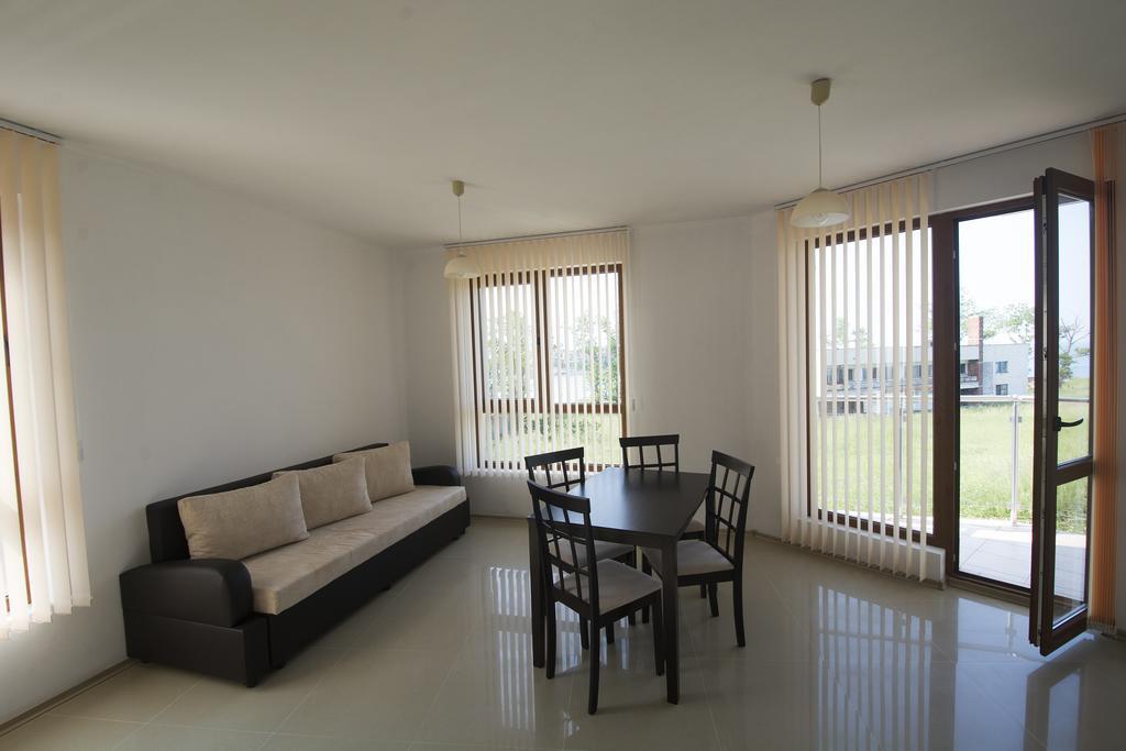 אקהטופול Sunrise Apartments מראה חיצוני תמונה
